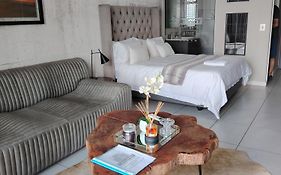 Menlyn Maine - The Trilogy Apartment 1111